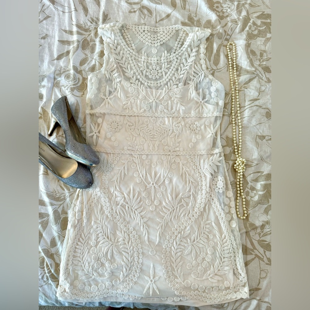 Express embroidery overlay ivory/cream dress. Like new. SZ L